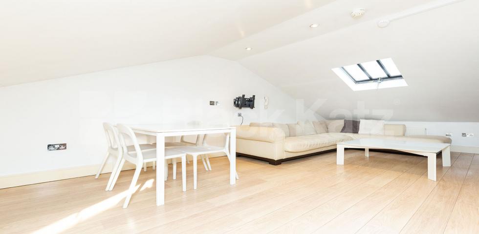 			NEW INSTRUCTION!, 3 Bedroom, 1 bath, 1 reception Flat			 Camden Road, Camden